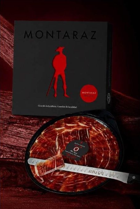 Montaraz Experience, caja luxury con figura del herdsman y estuches en la dehesa